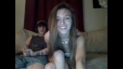 Nastolatki emo ruchają się i masturbują przed kamerą internetową – AdultWebShows.com