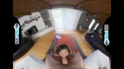 WETVR Azjatka masuje kutasa swoją cipką w VR