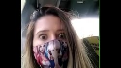 Hiszpańska laska masturbuje się i wytryskuje w publicznym autobusie w ramach kwarantanny