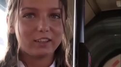 Dziewczyna rozebrana do naga i brutalnie zerżnięta w publicznym autobusie